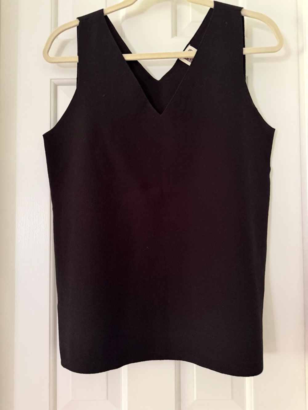 Anne Klein Black V-Neck Sleeveless Tank Top